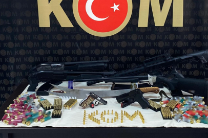 Antalya'da son bir haftada 33 şüpheli yakalandı, çok sayıda silah ve kaçak ürün ele geçirildi