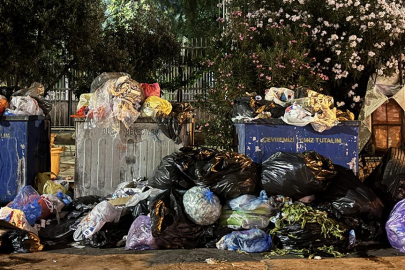 1763 işçi greve gitti, İzmir sokakları yine çöple doldu