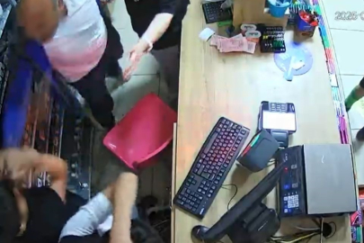 Bursa'da baba oğluyla tartışan iki kardeşi markette darbetti!