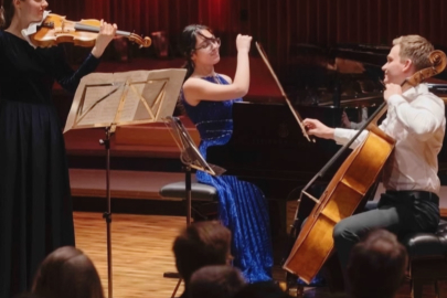 Bursalı 16 yaşındaki piyanist Arya Su, Almanya'daki birinci oldu