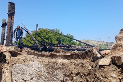 Yozgat Saraykent'te çıkan yangında ahır kullanılamaz hale geldi