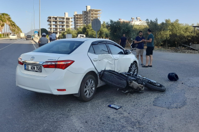 Antalya'da otomobille çarpışan motosiklet sürücüsü yaralandı