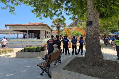 Bursa Mudanya Trilye'de 30 yıllık 4 kafe yıkıldı