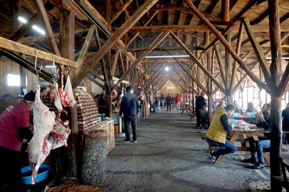 Bursa'nın meşhur 'Cuma Hayvan Pazarı'nda şap paniği! Kavurmacılar...