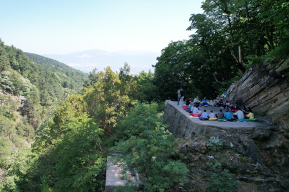 Bursalı gençlerden 'Küreklidere'de temizlik harekatı