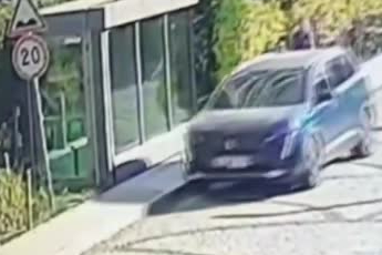 İstanbul'un göbeğinde 7 yaşındaki çocuk zorla araca bindirildi