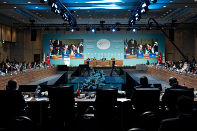 İslam İşbirliği Teşkilatı İran Özel Oturum'u İstanbul'da başladı