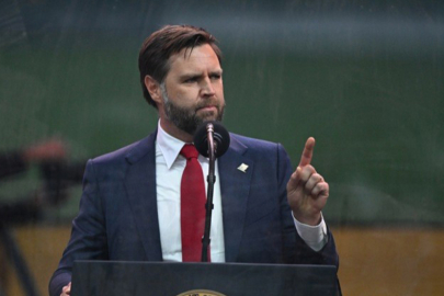 ABD Başkan Yardımcısı Vance: İran ile savaşta değiliz, İran'ın nükleer programıyla savaş halindeyi