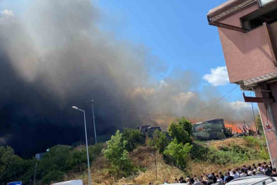 İstanbul Gaziosmanpaşa’da atık toplama merkezinde yangın çıktı