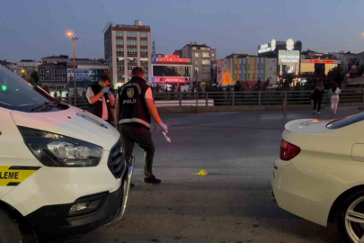 İstanbul Başakşehir’de alışveriş merkezi önünde silahlı saldırı: 1 yaralı