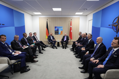 Erdoğan, Lahey'de Almanya Başbakanı Merz ile görüştü