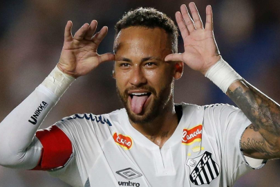 Sözleşmesini uzatan Neymar'ın aylık kazancı dudak uçuklattı