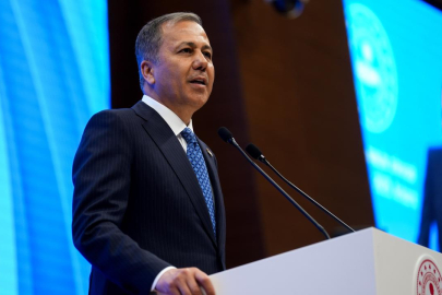 Bakan Yerlikaya: Darbenin gölgesinde yazılmış bir anayasa ile yol yürümek mümkün değil