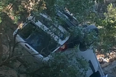 Balıkesir'de araç dere yatağına uçtu: Ölü var!