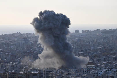 Soykırımcı İsrail ordusu, Lübnan'ın güneyinde bir binayı bombaladı