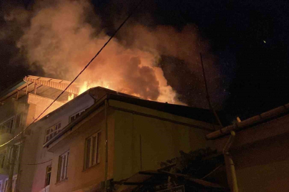 Bursa’da oto tamirhanesinde yangın!