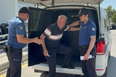 Otobüste iğrenç olay! Gözaltına alındı, kimliği şaşkına çevirdi