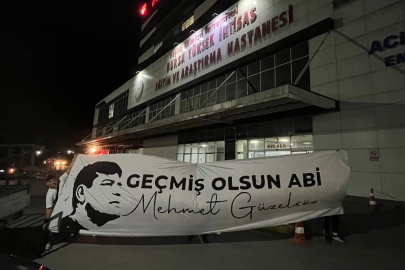 Bursaspor taraftarı Mehmet Güzelsöz’ü yalnız bırakmıyor