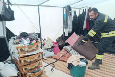 Çadıra giren yılan paniğe neden oldu