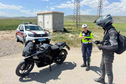 Ağrı’da jandarma trafik denetiminde 89 sürücüye ceza uyguladı