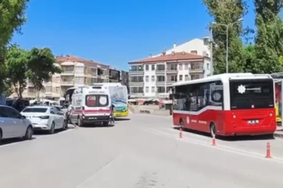 Aksaray'da otomobil, halk otobüsüne çarptı: 1 yaralı