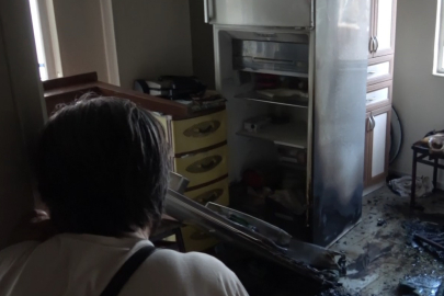 Antalya'da madde bağımlısı genç evi yaktı, anne ile baba yaşananlara isyan etti