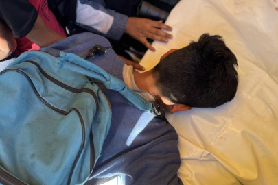 Haaretz: İsrail, Gazze'de yardım bekleyen Filistinlilere topçu ateşi açtığını kabul etti