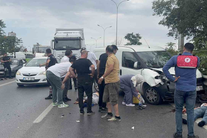 İstanbul Tuzla’da motosiklet yol kenarında bekleyen arızalı araca çarptı: 2 yaralı