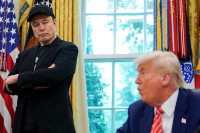 Musk'tan yeni bir siyasi parti kurma fikri