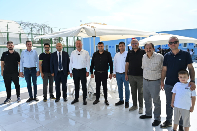 Bursa Karacabey’de yenilenen açık yüzme havuzu hizmete girdi