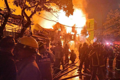 Filipinler'de yangın: Bin kişi evsiz kaldı