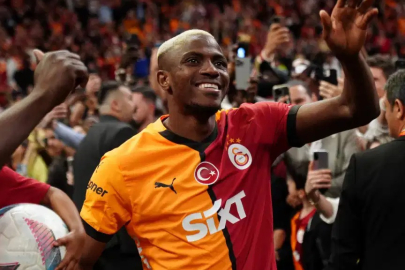 İtalyanlar duyurdu: Osimhen için istenen ücret ortaya çıktı!