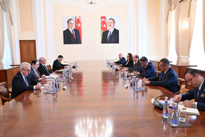 KKTC Cumhurbaşkanı Tatar, Azerbaycan Başbakanı Asadov ile bir araya geldi