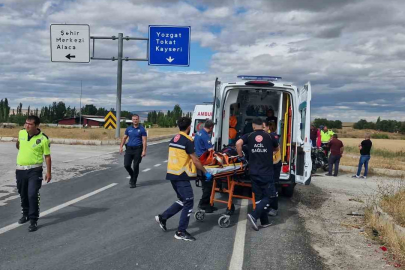 Çorum'da oomobil ile motosiklet çarpıştı: 2 yaralı