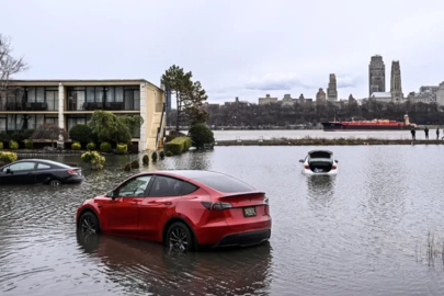 ABD'yi sel vurdu: Çok sayıda ölü var!