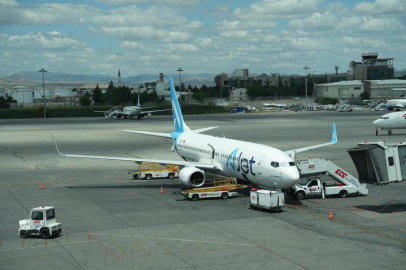 Bakan Uraloğlu: Esenboğa Havalimanı'ndan Şam'a ilk uçuş gerçekleşti