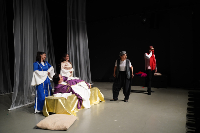 Bursa'da usta yazar Turgut Özakman'a vefa dolu perde