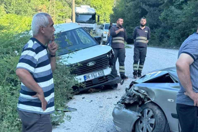 Kastamonu’da iki otomobil çarpıştı: 1 yaralı