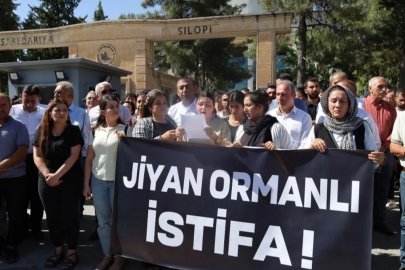 Silopi Belediye Başkanı'nın istifasını isteyip itiraz edene tekme tokat daldılar