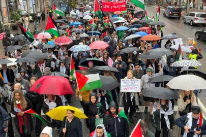 İsveç'te yüzlerce kişi "Filistin'deki soykırım dursun" çağrısıyla yürüdü