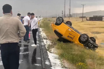 Iğdır-Doğubayazıt yolunda dolu kazaya neden oldu
