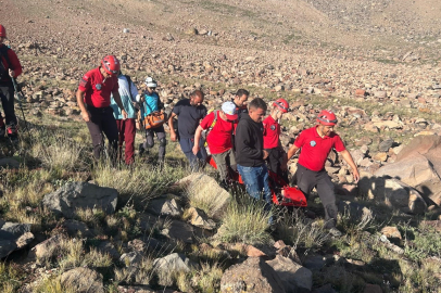 Kayseri Erciyes'te yaralanan 2 dağcıya ulaşıldı