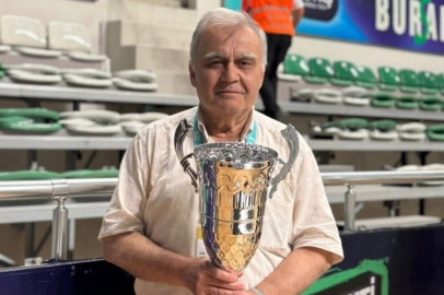 Bursaspor camiasının acı kaybı! Engin Aksöz son yolcuğuna uğurlandı...