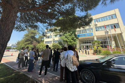 Bursa Uludağ Üniversitesi'nde sınav krizi: Genç hekimler mücadelesinde başarılı oldu...