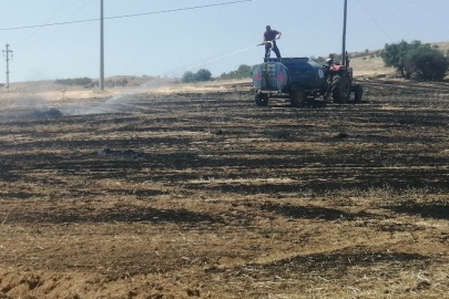 Isparta'da 30 dönümlük tarla yanarak kül oldu