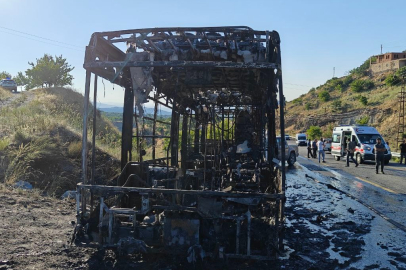 Kayseri'de alev alan halk otobüsü küle döndü
