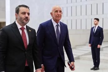 Şara, SDG'li Abdi ve ABD'nin Suriye Temsilcisi Barrack ile bir araya geldi