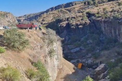 Adıyaman'da kontrolden çıkan kamyon uçuruma düştü: 1 ölü