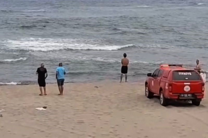 Kocaeli'de denizde boğulma tehlikesi geçiren 2 kişi kurtarıldı, 1 kişi kayboldu