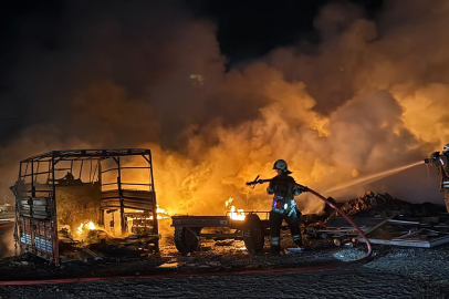 Eyüpsultan'da lastik deposunda yangın